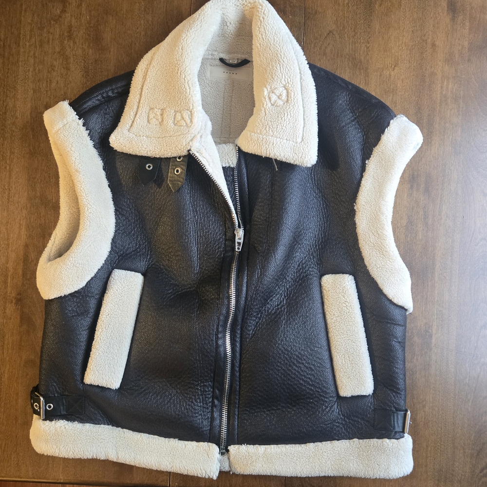 Blank NYC Shearling Vest Black Off White Sherpa Cropped Moto StyleCropped shear